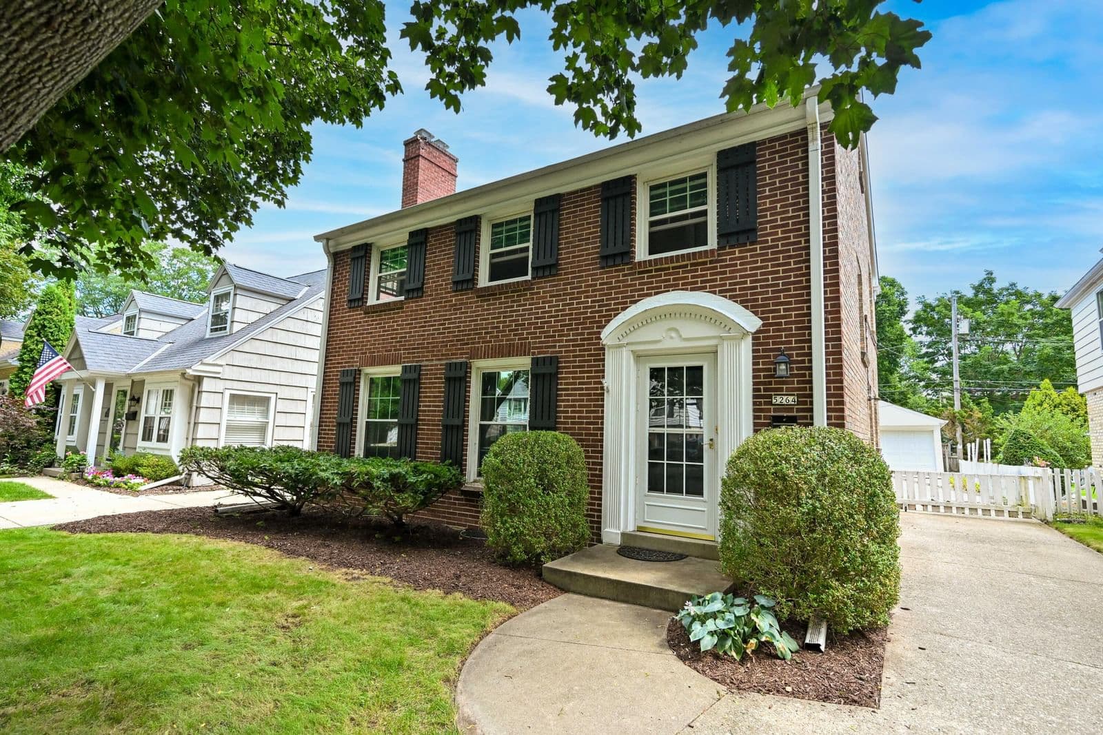 5264 Kent, Whitefish Bay, WI