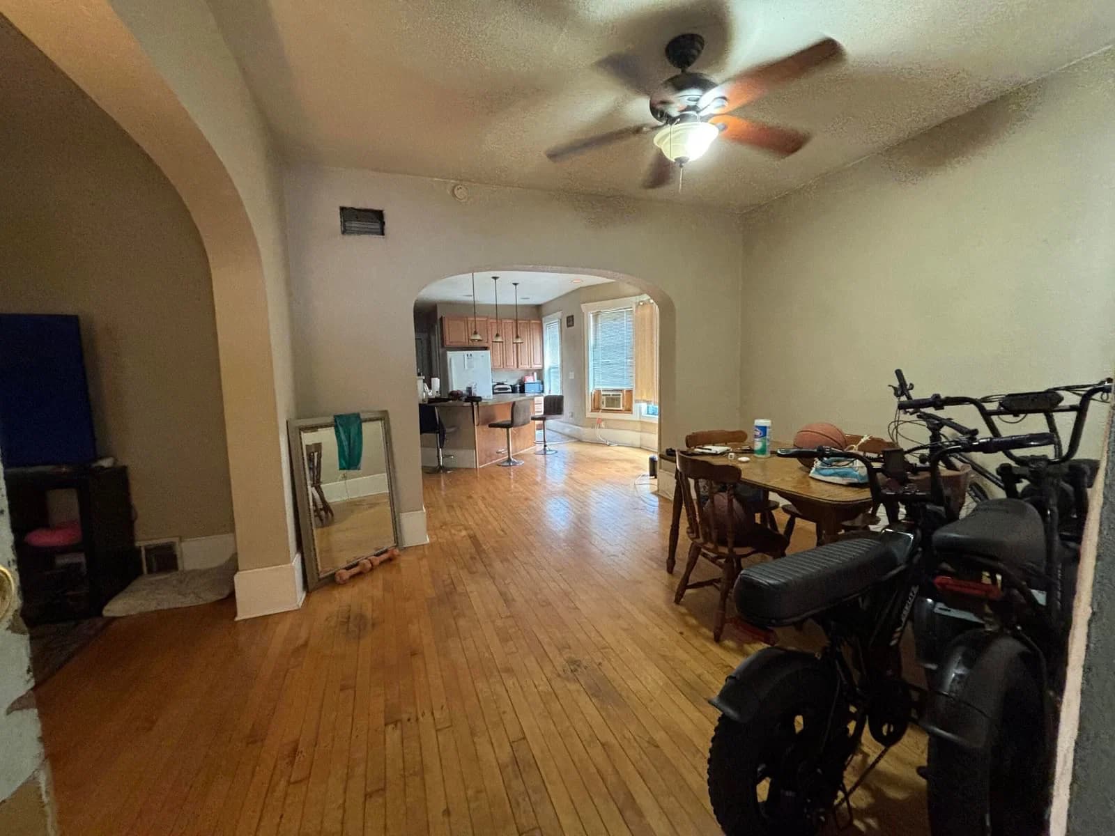 Photo 5 of 1060 47th