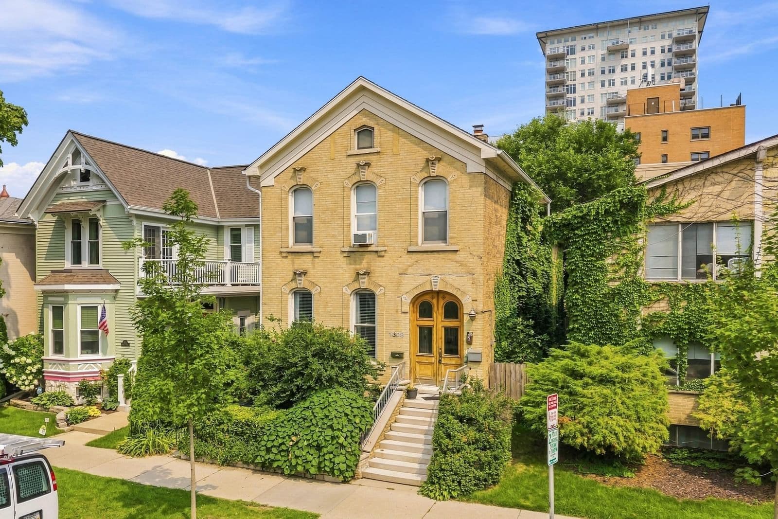 1308 Astor, Milwaukee, WI