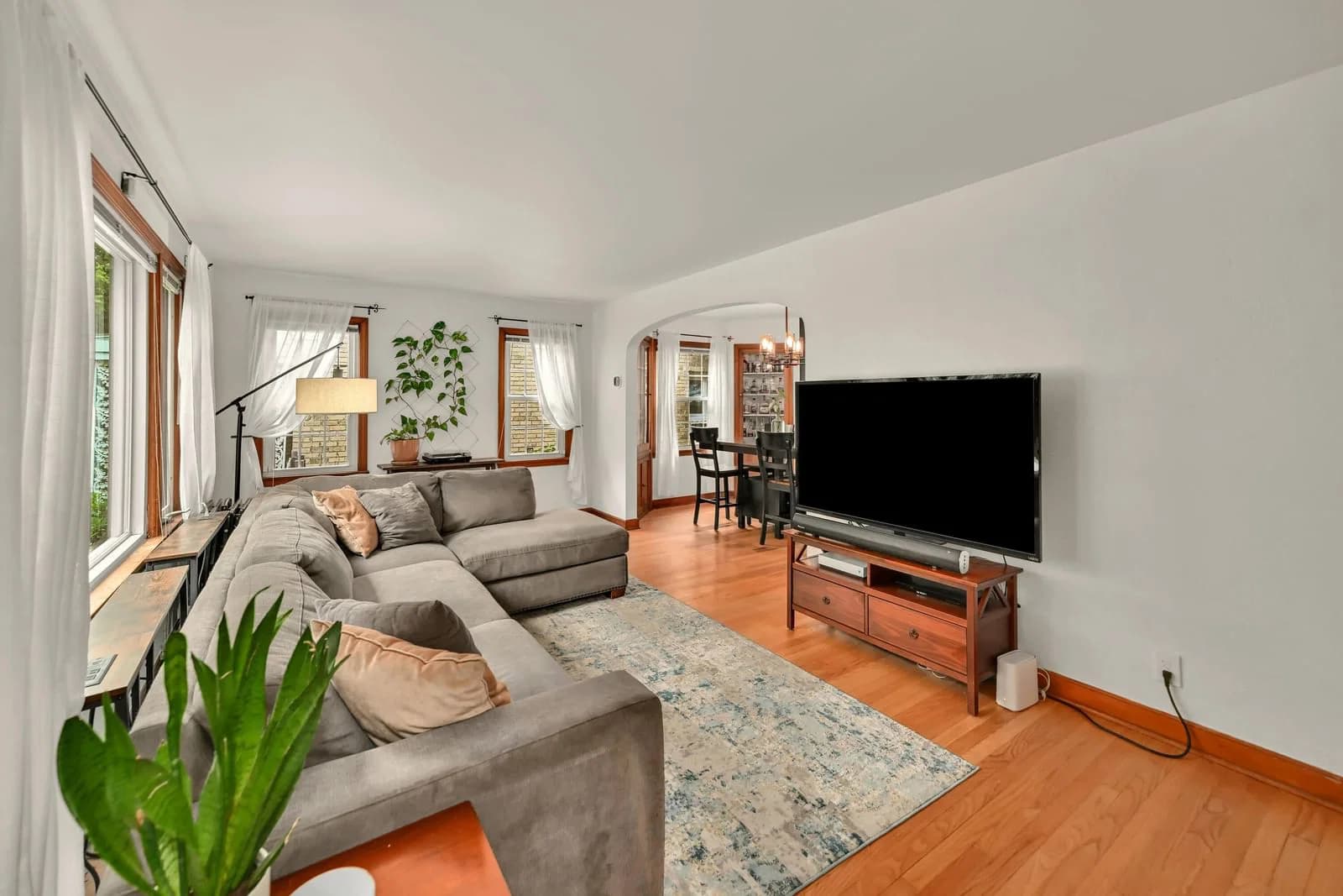 Photo 5 of 2840 77th