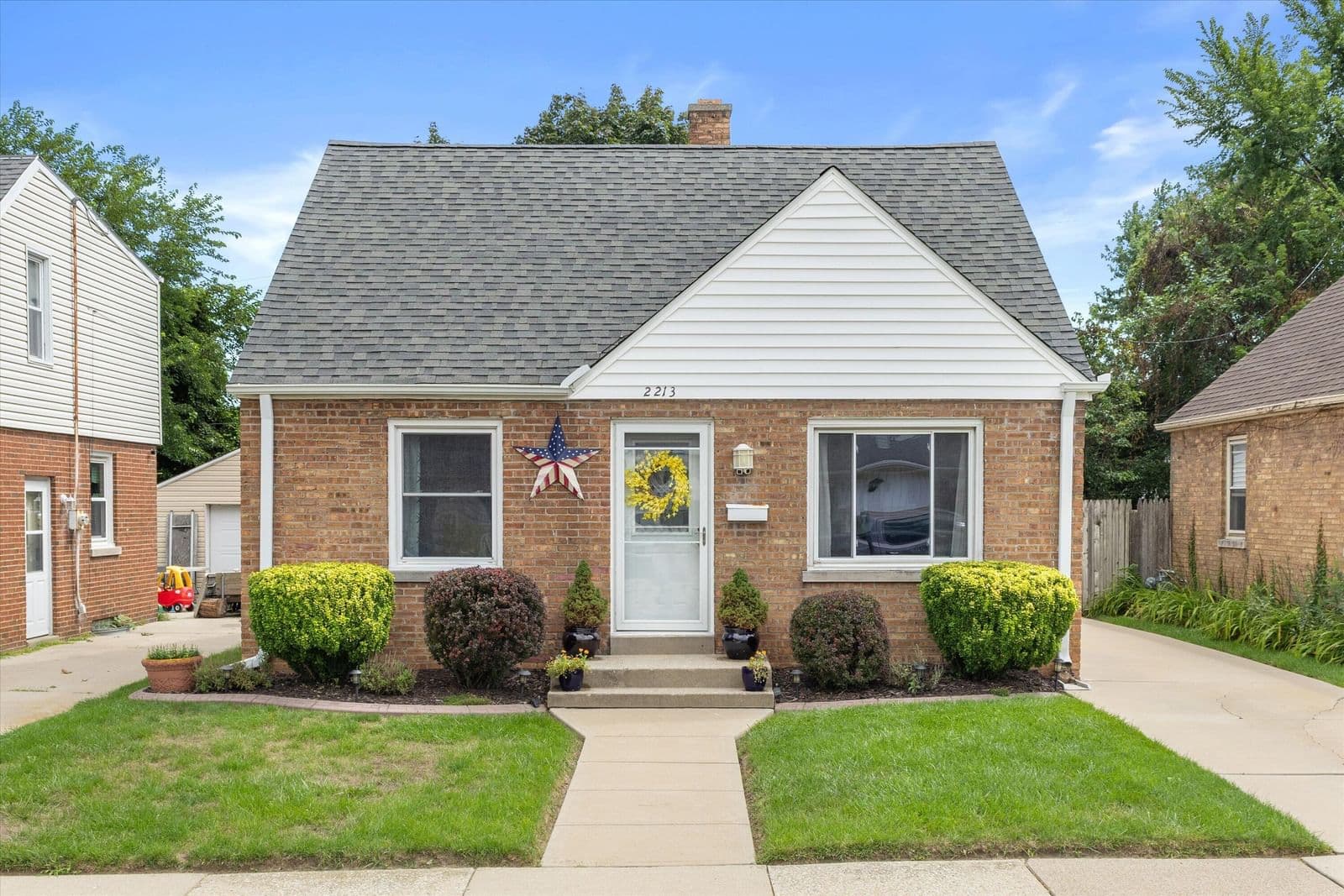 2213 Shoop, Racine, WI