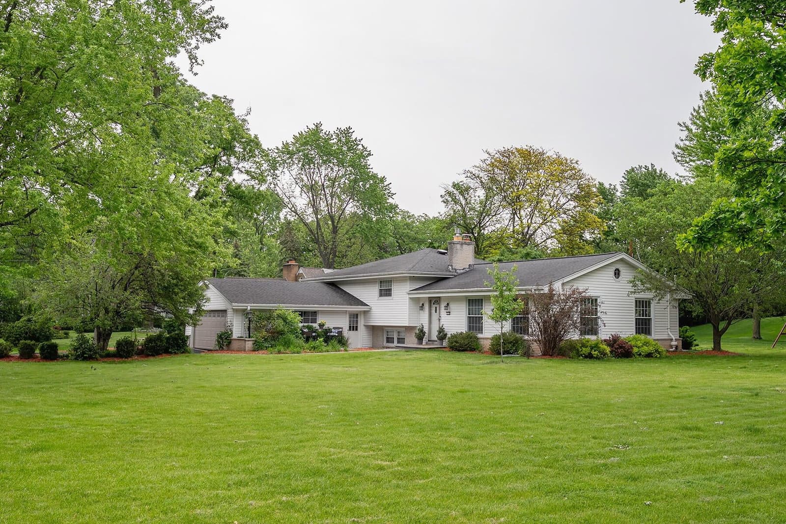 12475 Elmhurst, Elm Grove, WI