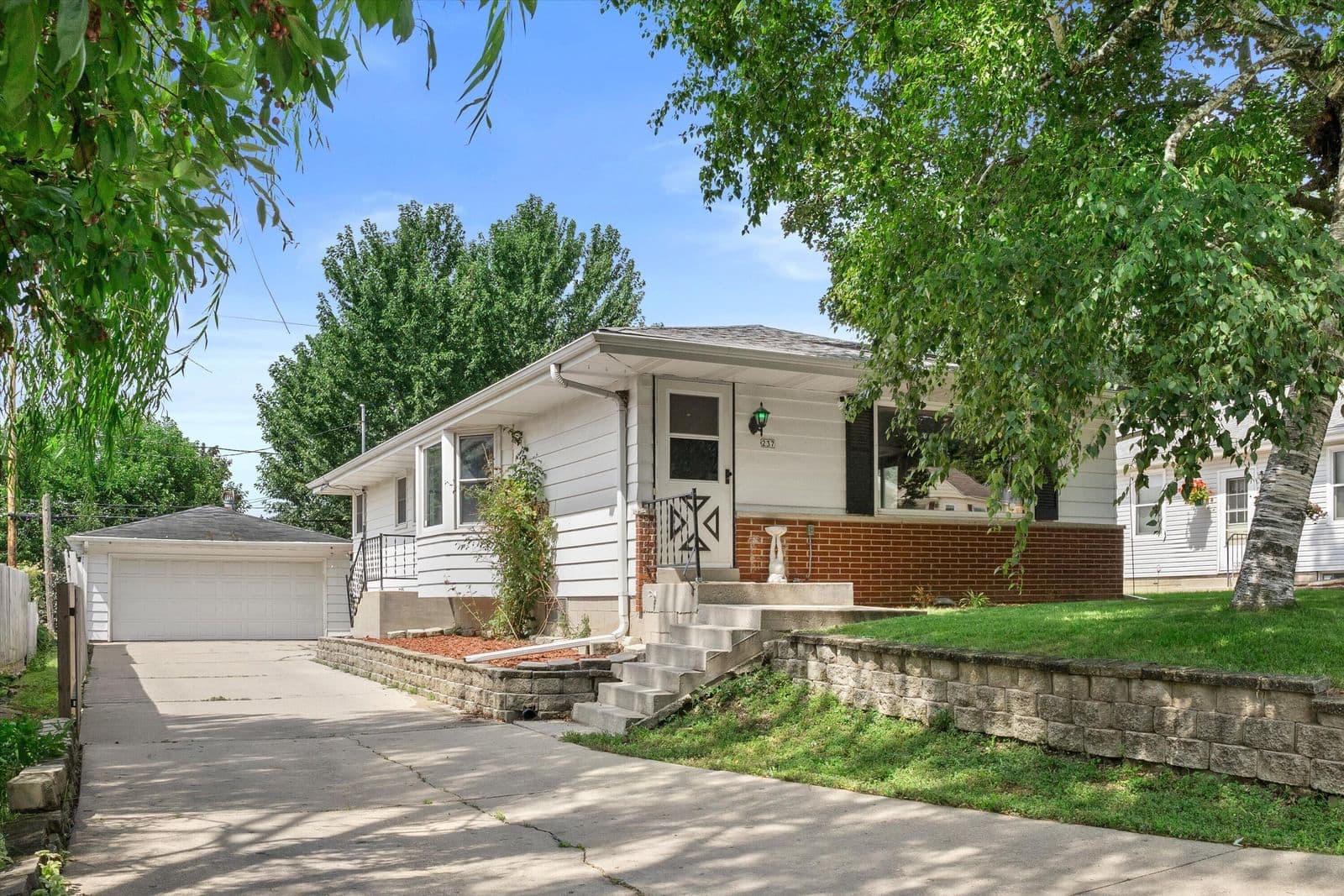 237 113th, Wauwatosa, WI