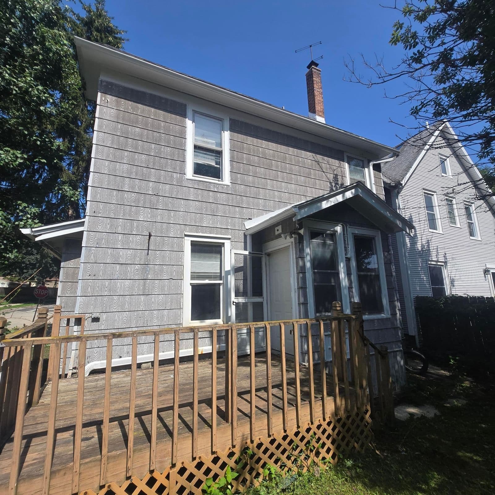 2833 Wentworth