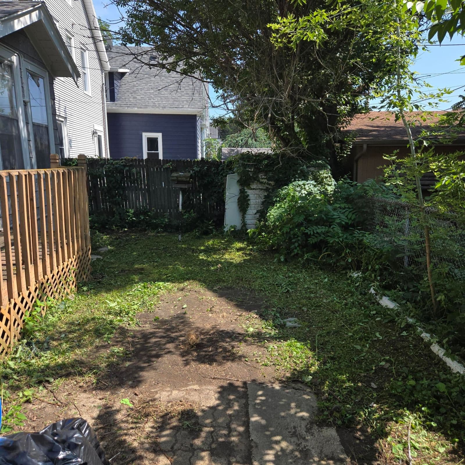 2833 Wentworth