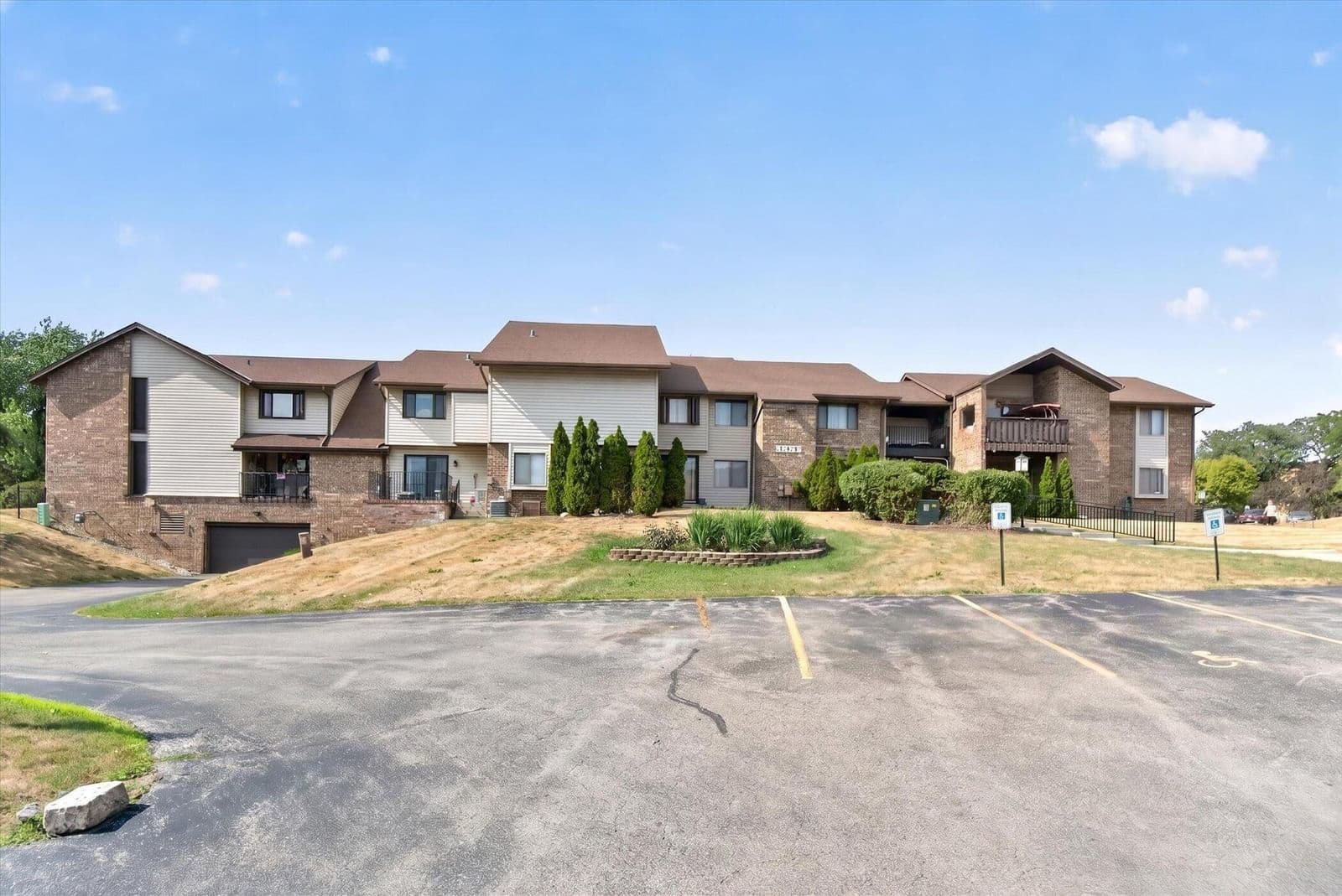 9034 Lisbon, Milwaukee, WI
