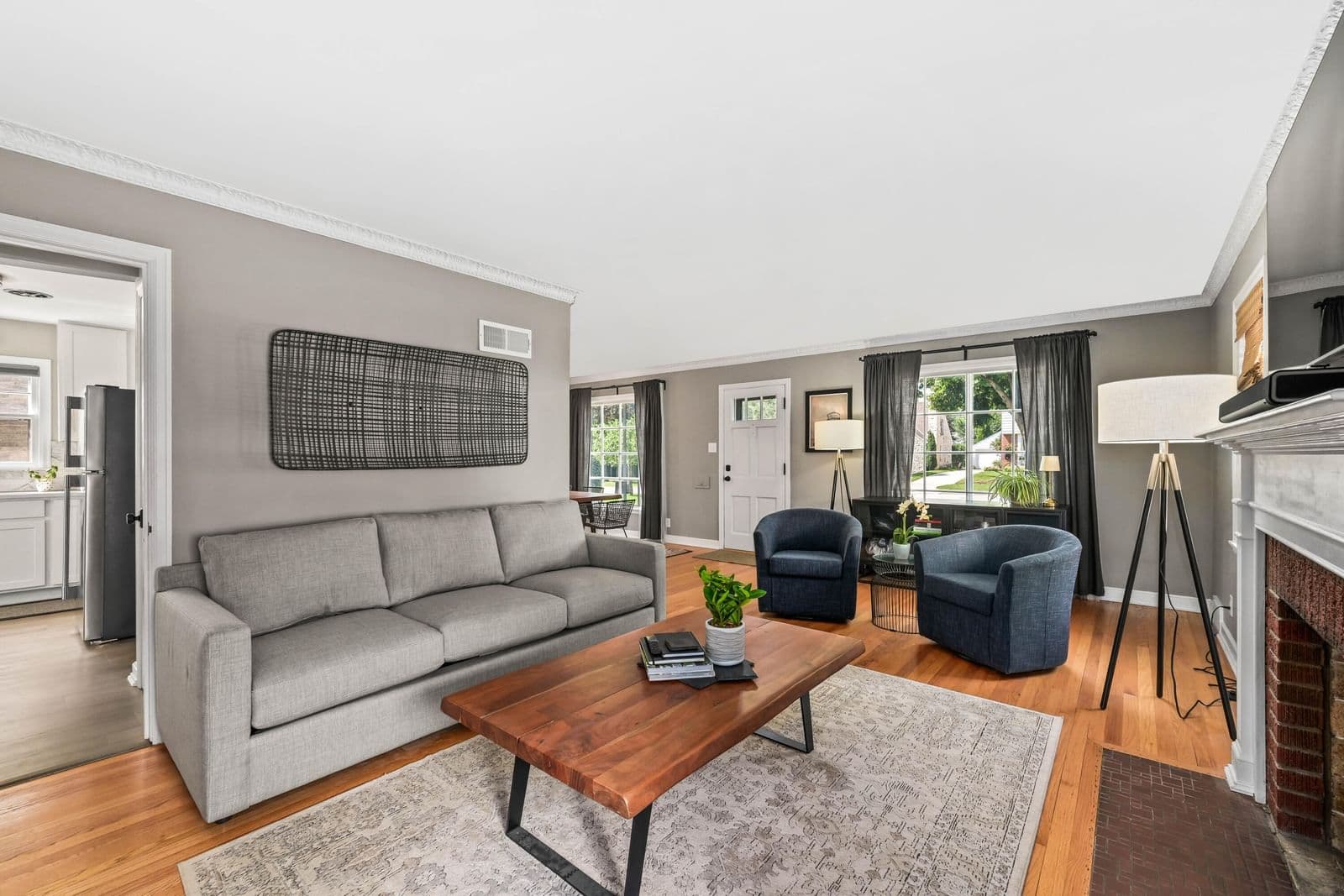 Photo 4 of 2516 83rd