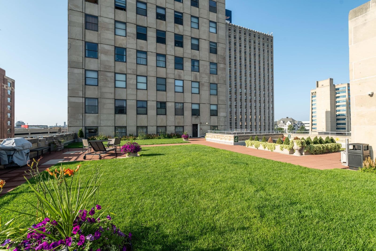 606 Wisconsin, Milwaukee, WI