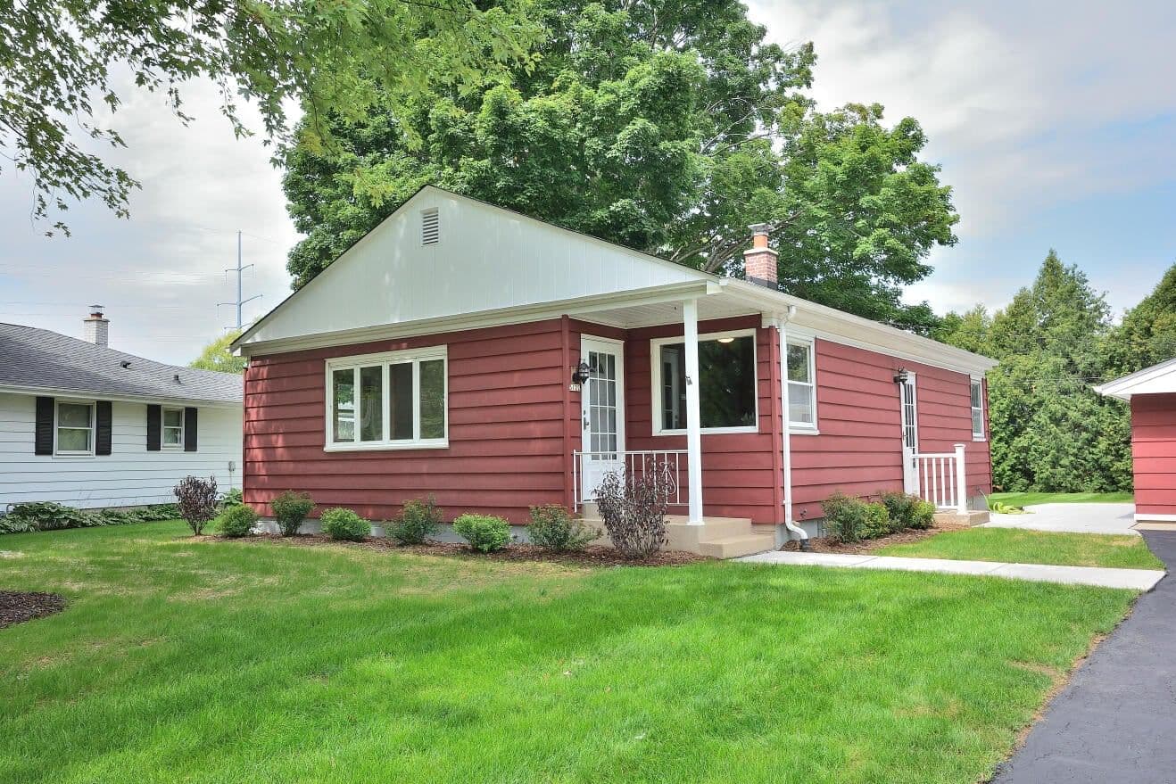 3122 Rochelle, Glendale, WI