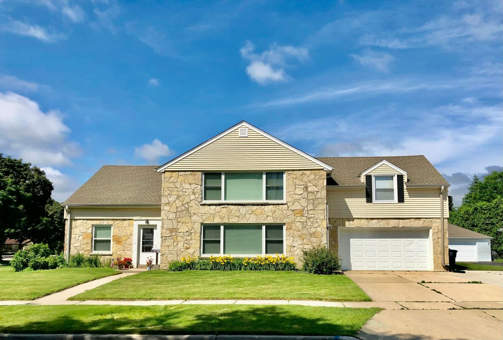 2105 Ludington, Wauwatosa, WI