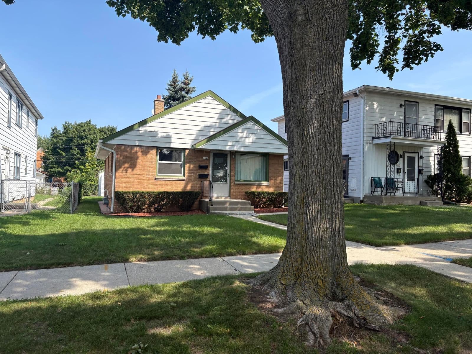 4046 85th, Milwaukee, WI