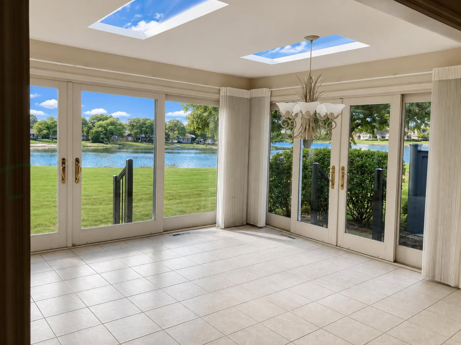 2115 Norfolk, Mequon, WI