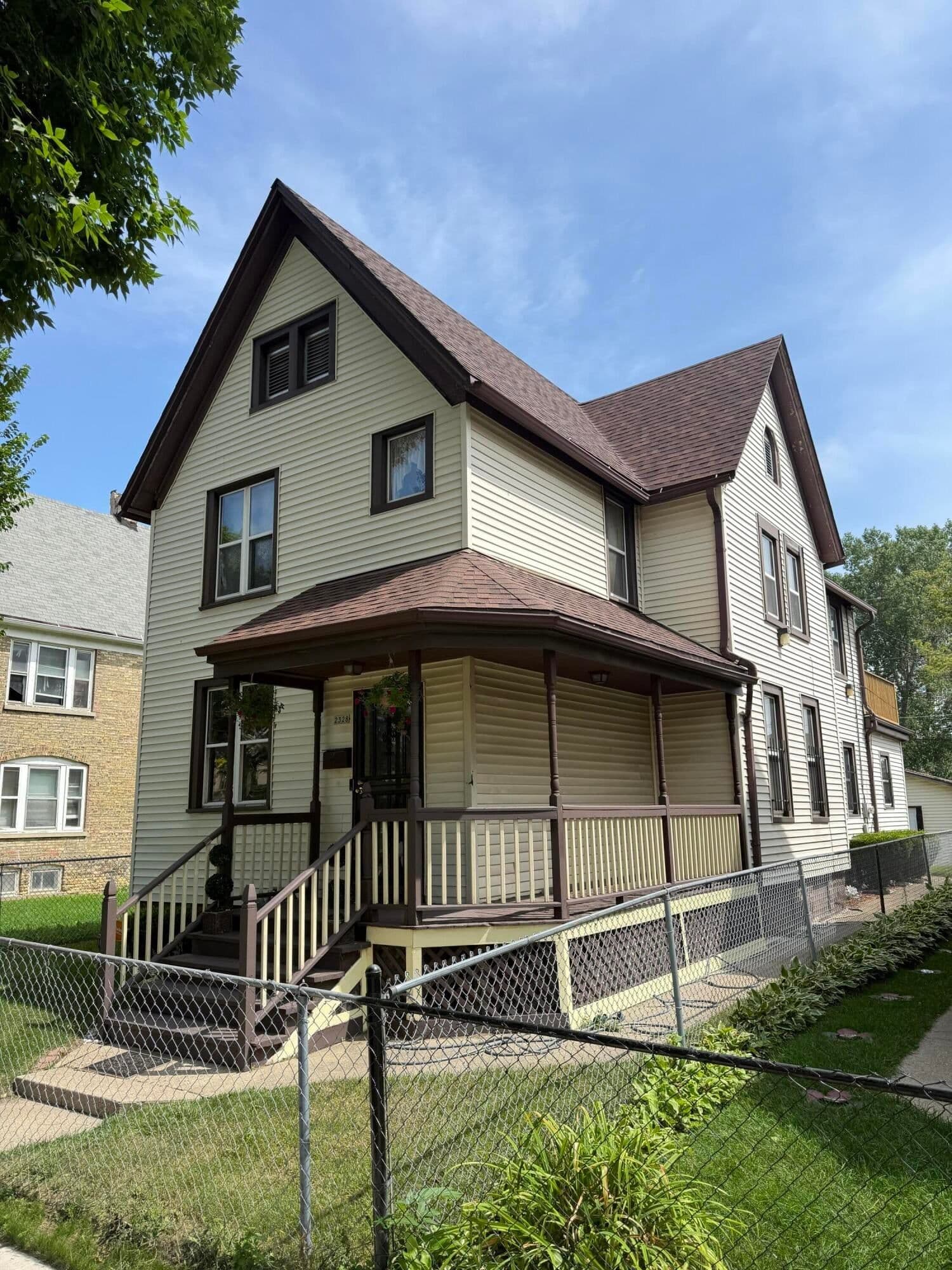 2328 9th, Milwaukee, WI