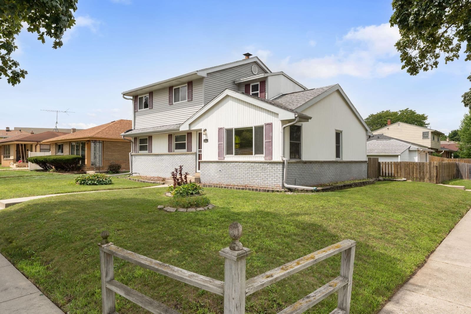 8302 Courtland