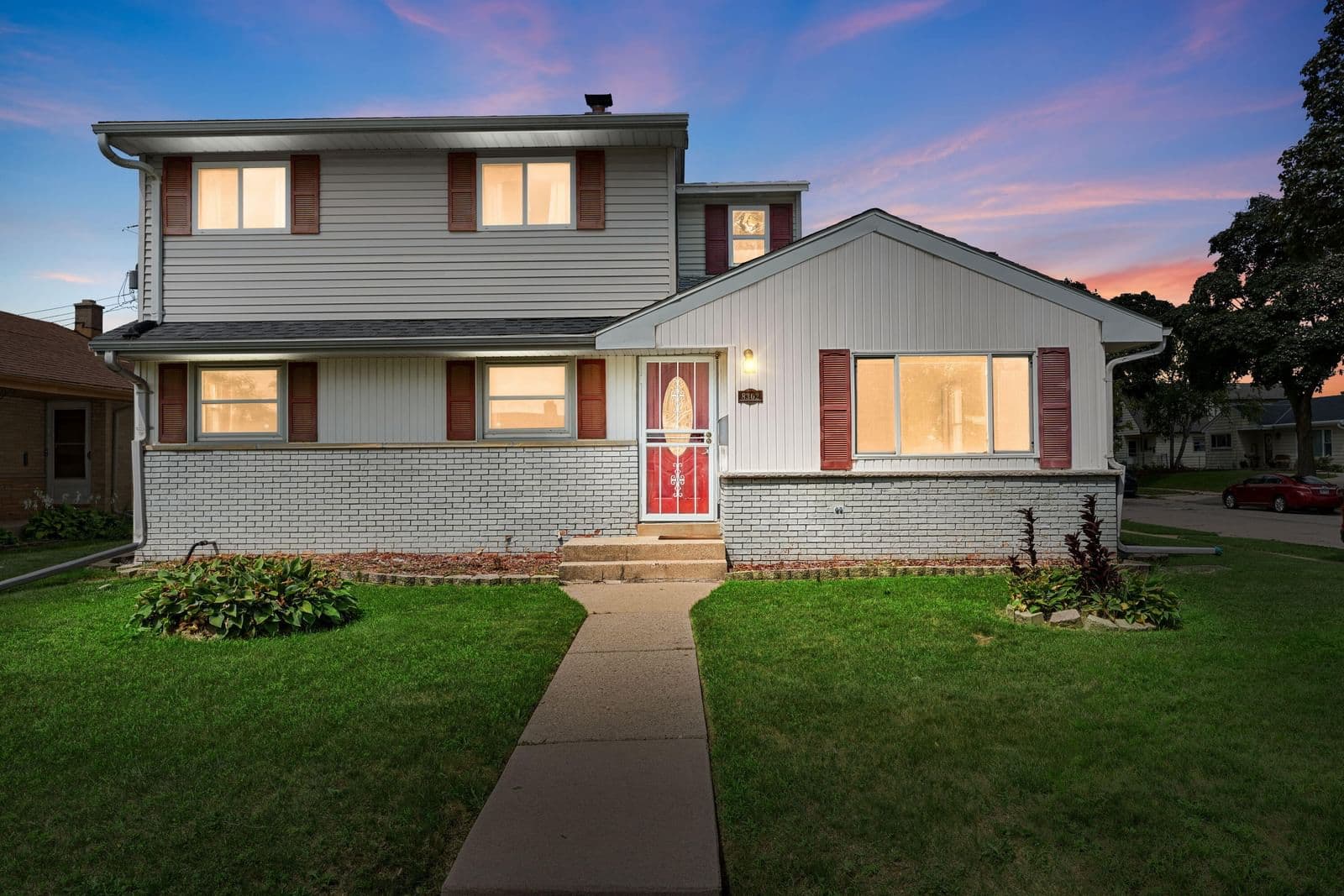 8302 Courtland, Milwaukee, WI