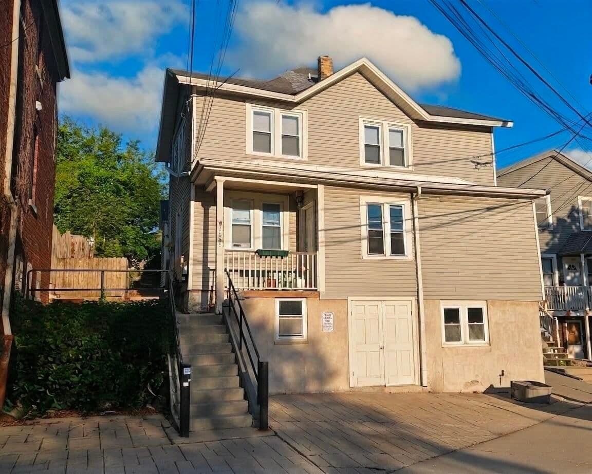 1851 Pulaski, Milwaukee, WI
