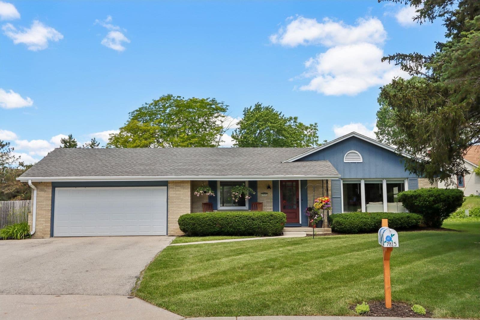 7815 Chadwick, Glendale, WI