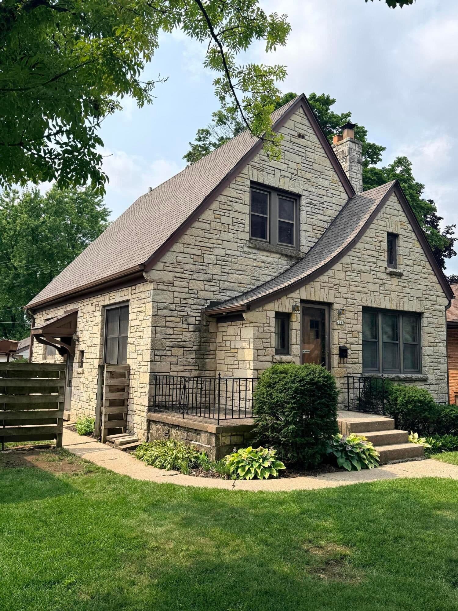 2077 107th, West Allis, WI