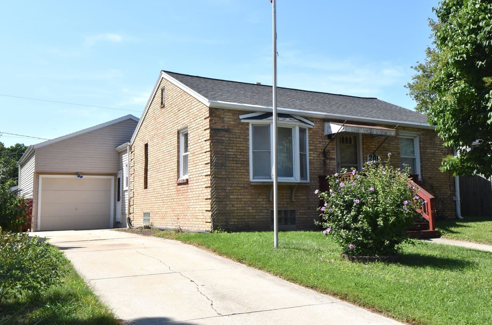206 Belmont, Racine, WI