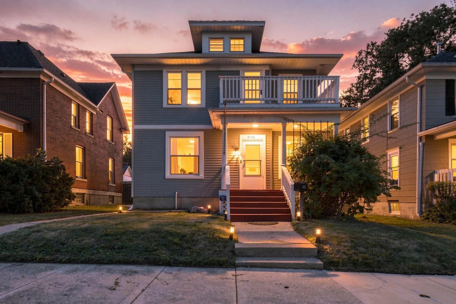 2142 Clarence, Racine, WI