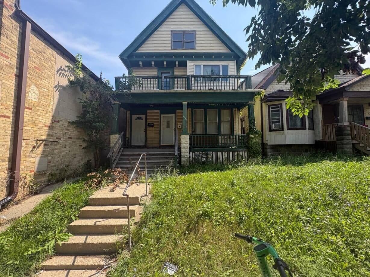 3258 33rd, Milwaukee, WI