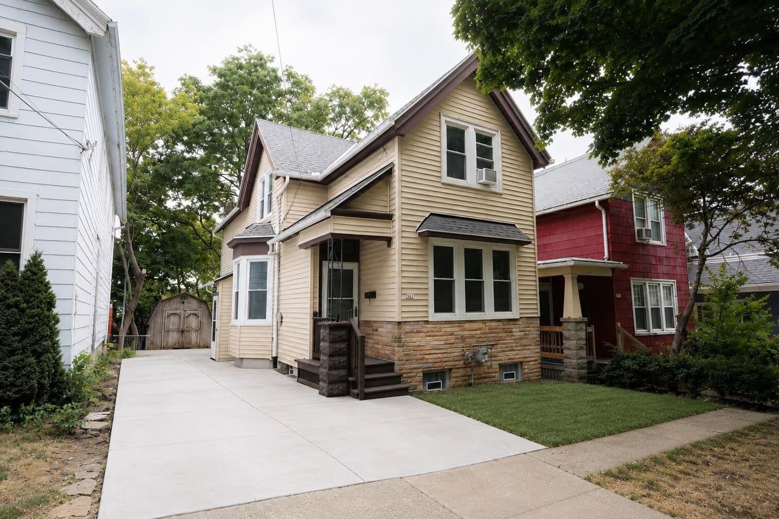 2447 Burrell, Milwaukee, WI