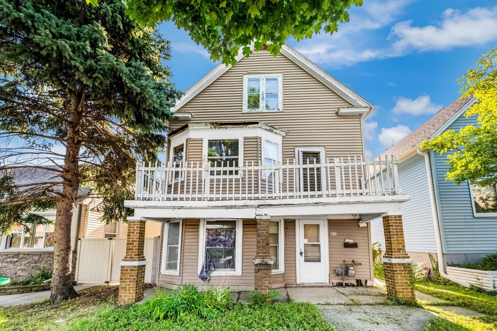 2834 9th, Milwaukee, WI