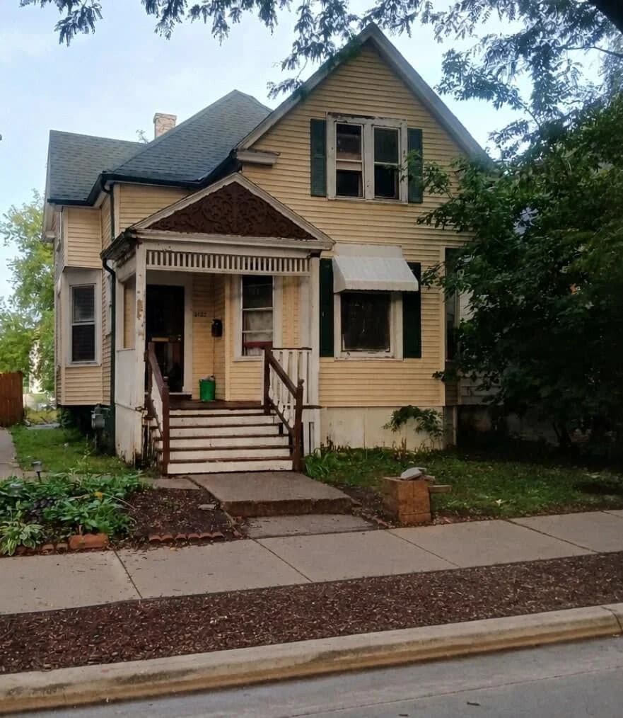 3022 6th, Milwaukee, WI