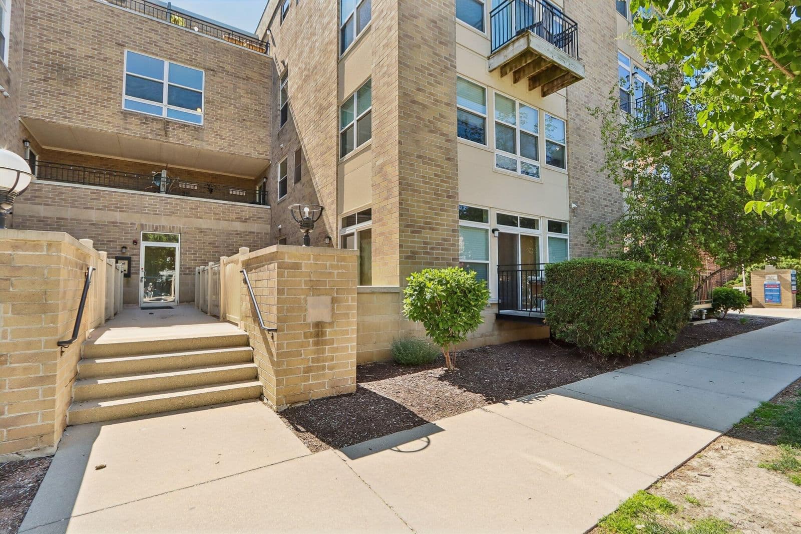 1550 Warren, Milwaukee, WI