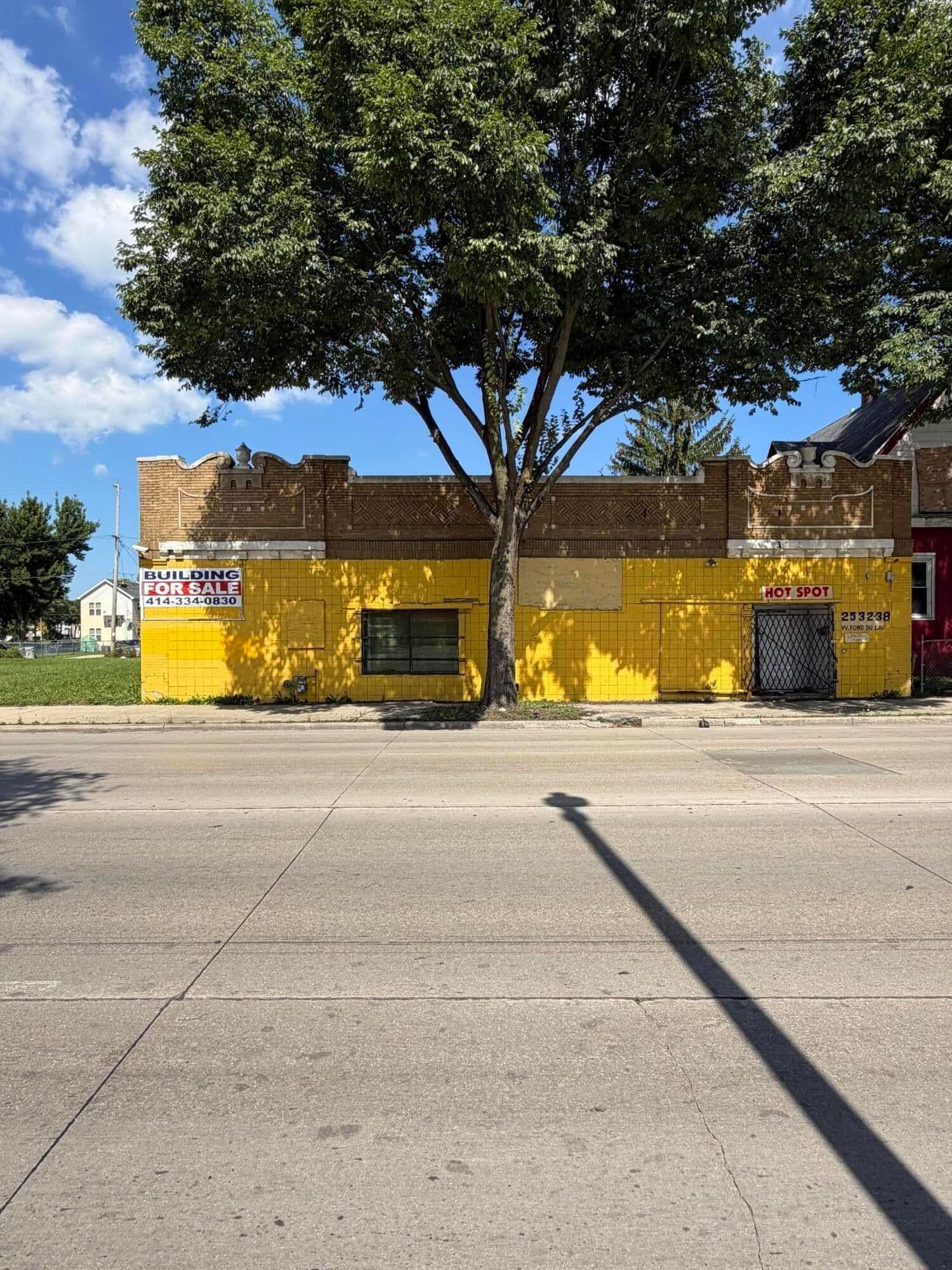 2532 Fond du lac, Milwaukee, WI