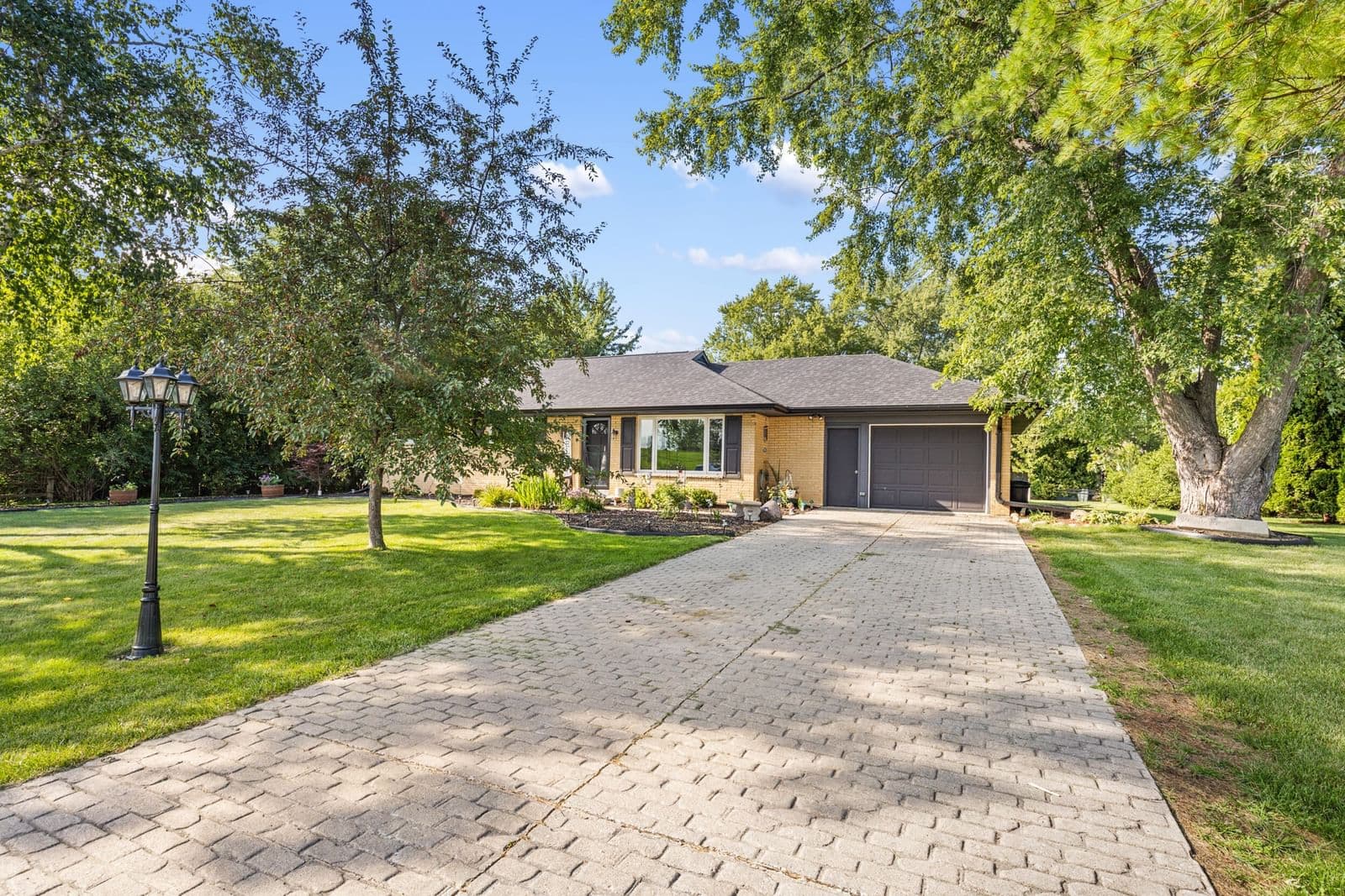 15440 Mt Vernon Ave