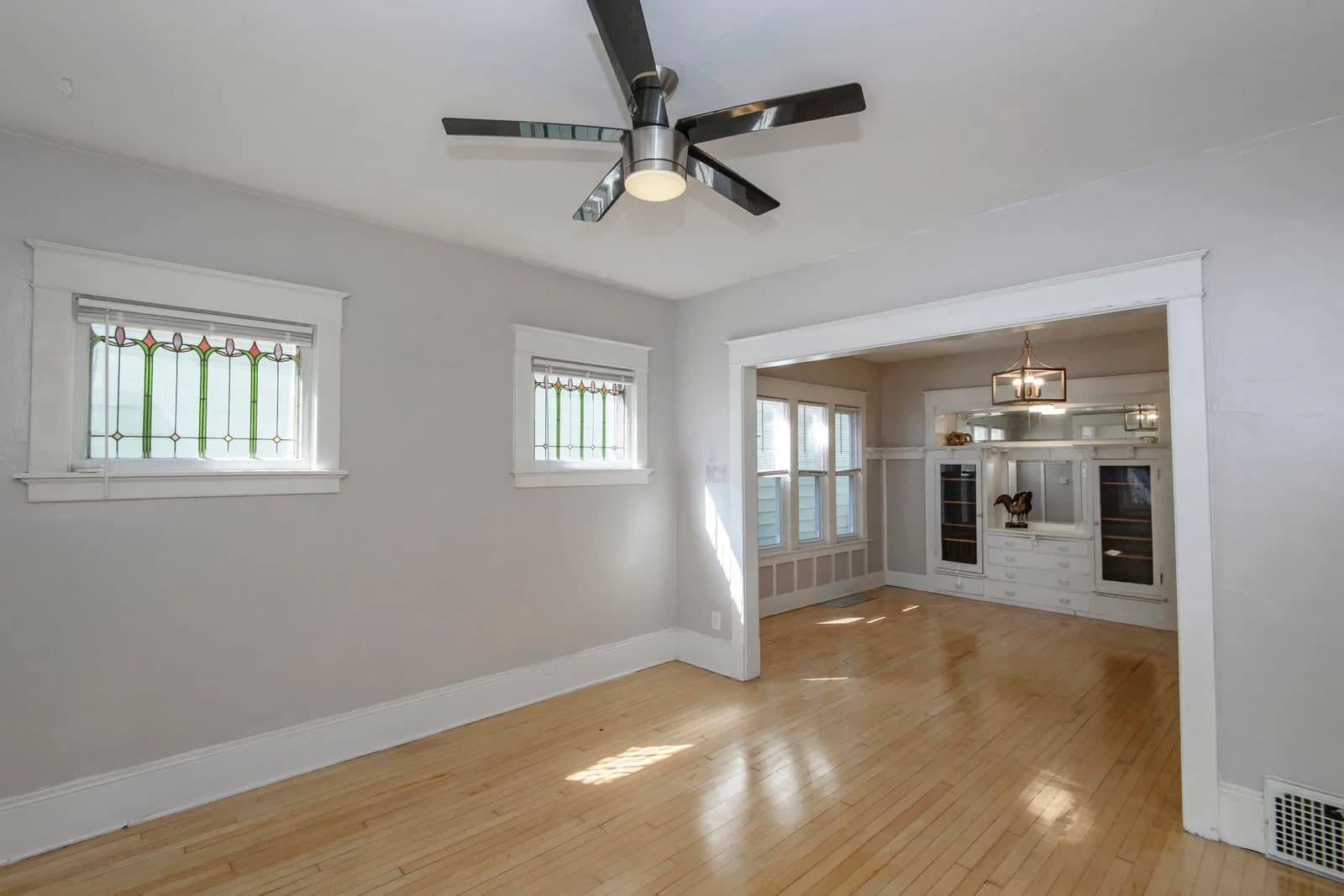 Photo 5 of 1359 42nd
