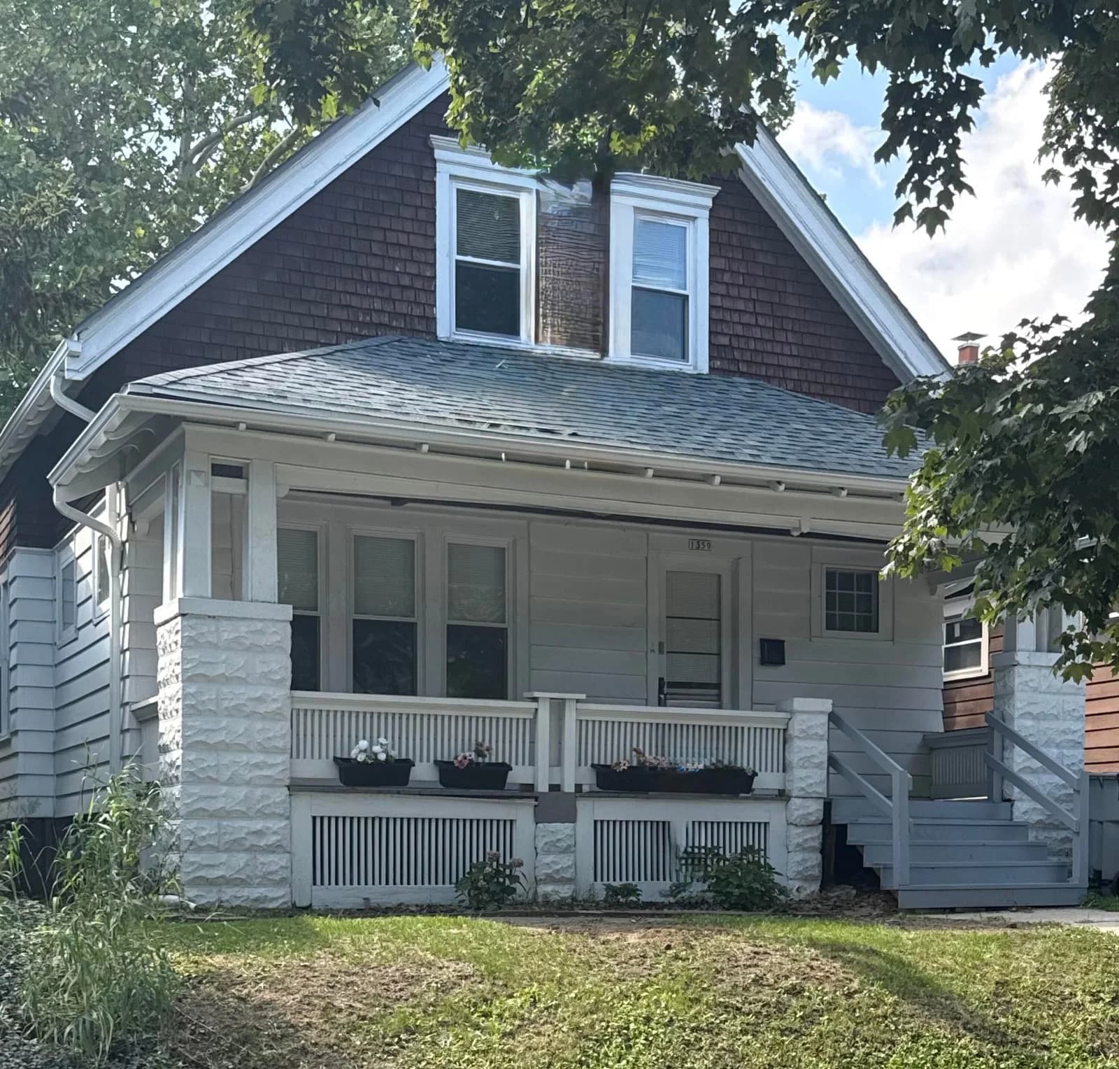 Photo 2 of 1359 42nd
