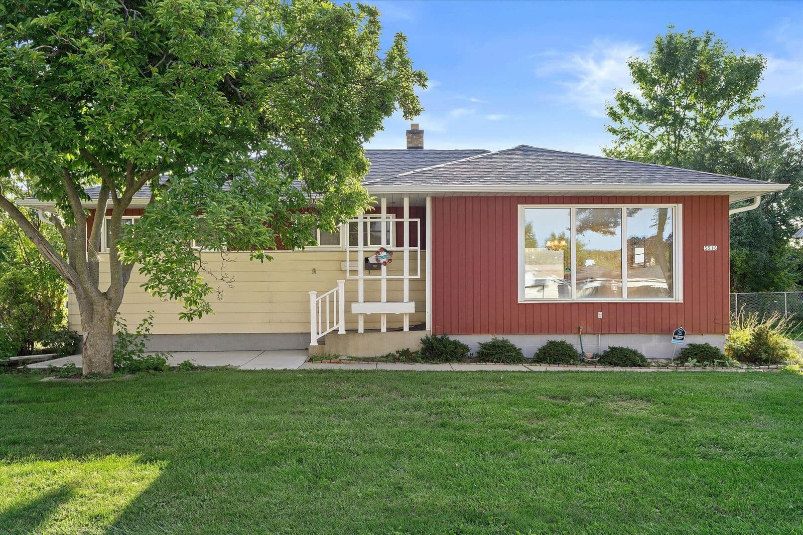 Photo 2 of 5516 103rd