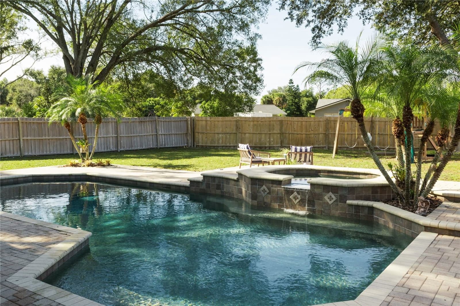 8445 SHADY GLEN