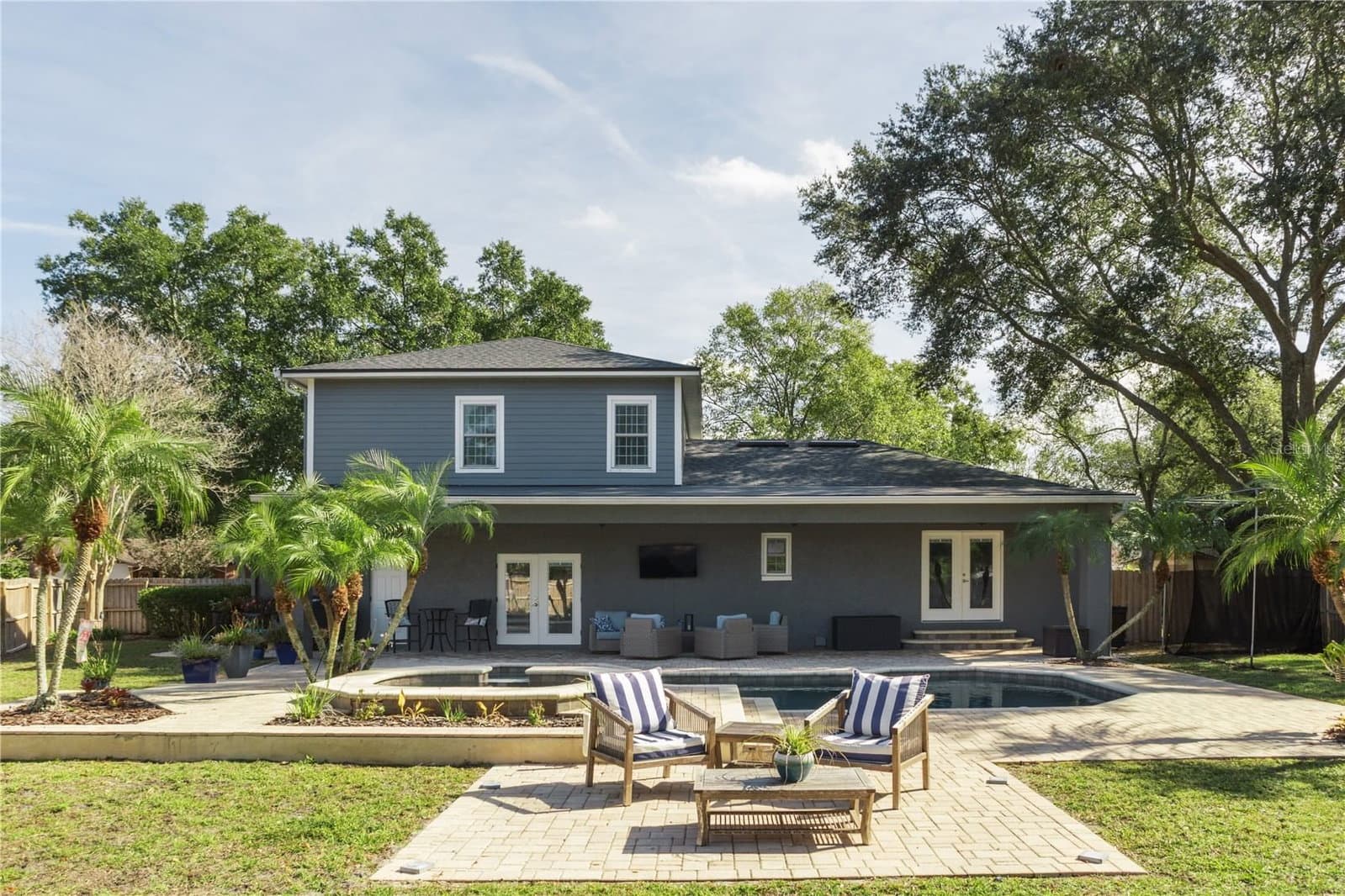 8445 SHADY GLEN
