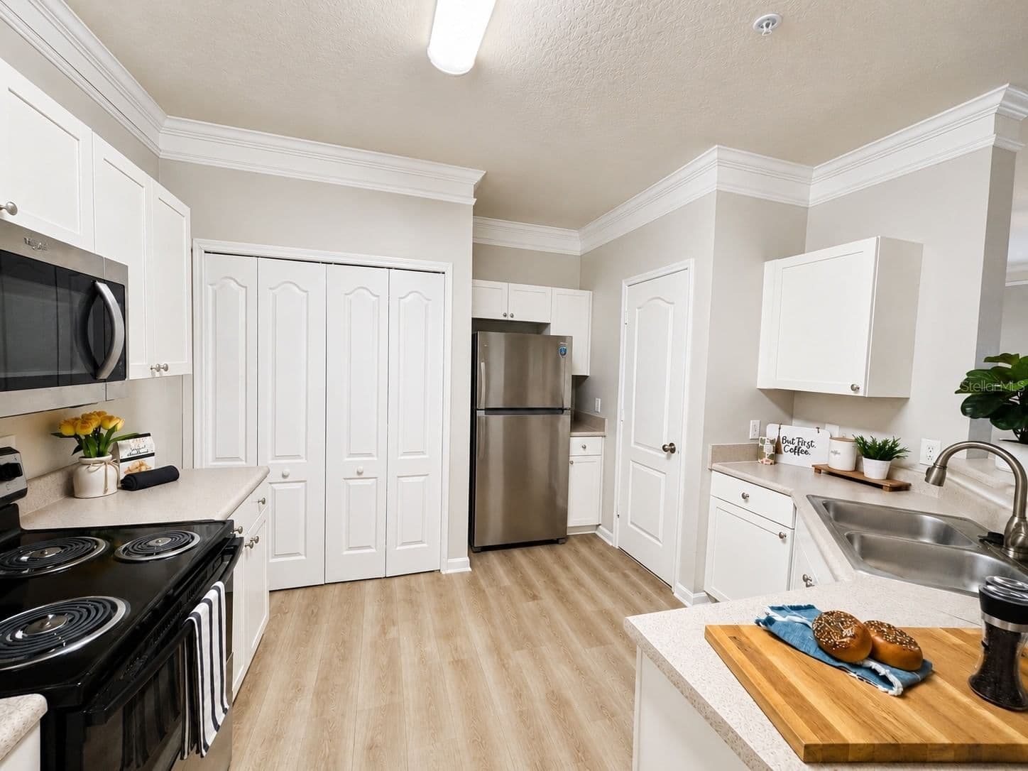 Photo 5 of 8813 VILLA VIEW