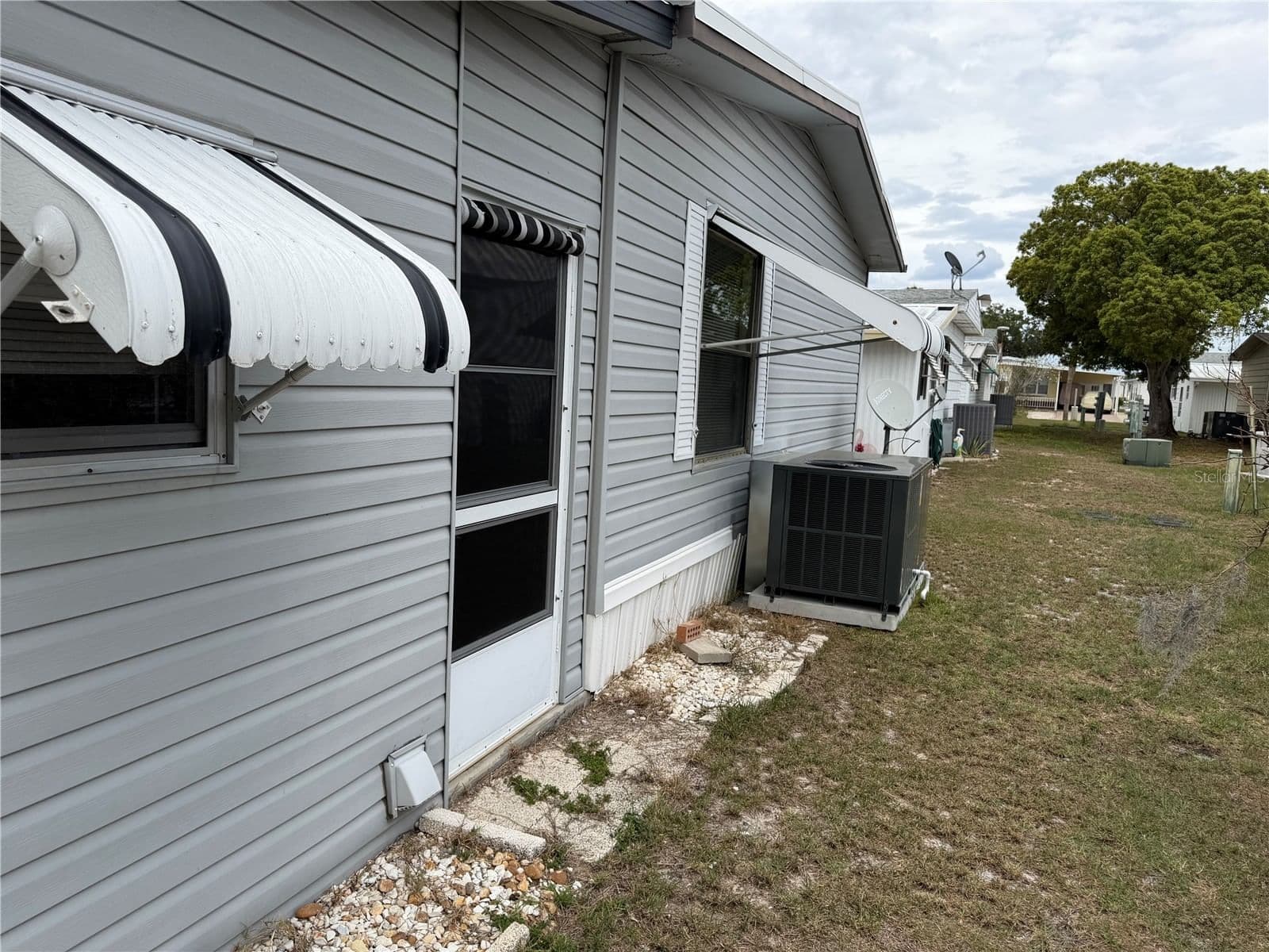 Photo 4 of 4038 ROLLING OAKS