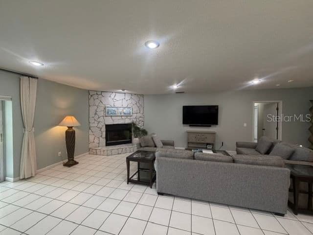 Photo 4 of 2241 WINTERSET