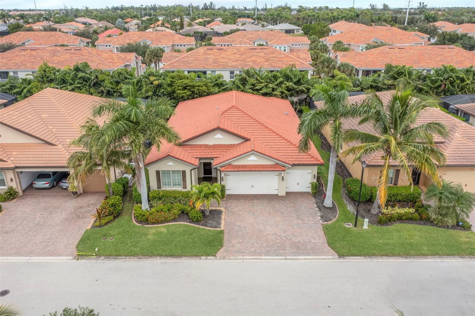 8720 WESTWOOD OAKS