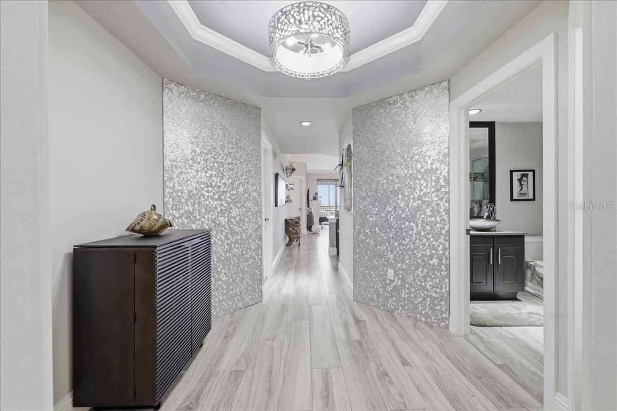 14300 RIVA DEL LAGO