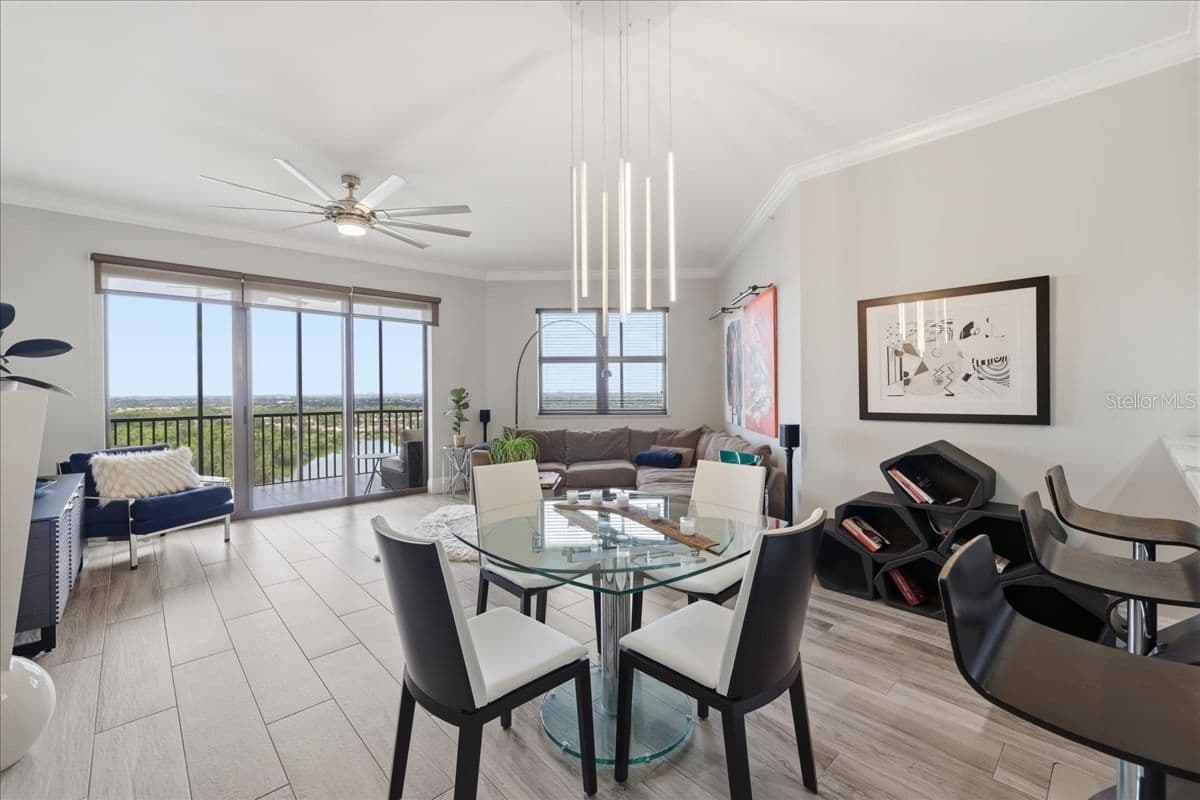 14300 RIVA DEL LAGO