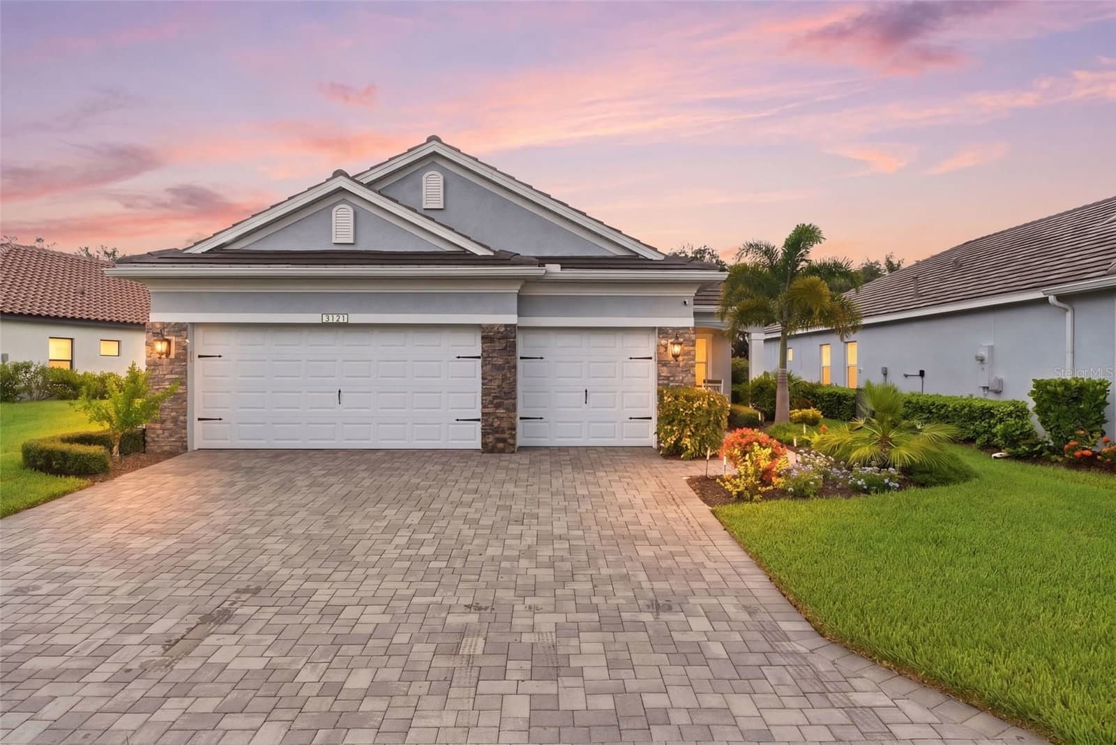 3121 HERITAGE PINES