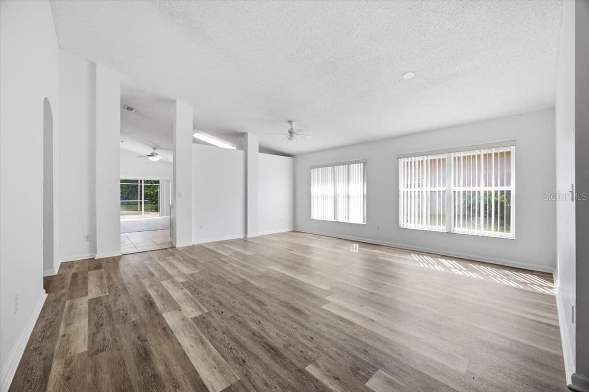 Photo 5 of 15702 BAY VISTA