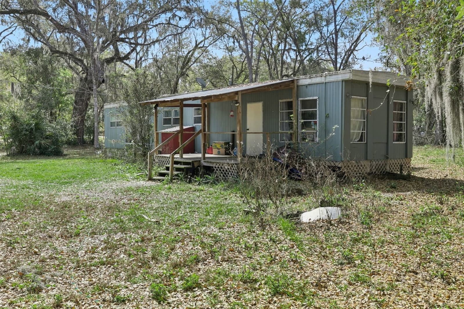 Photo 5 of 15527 TROUSDALE