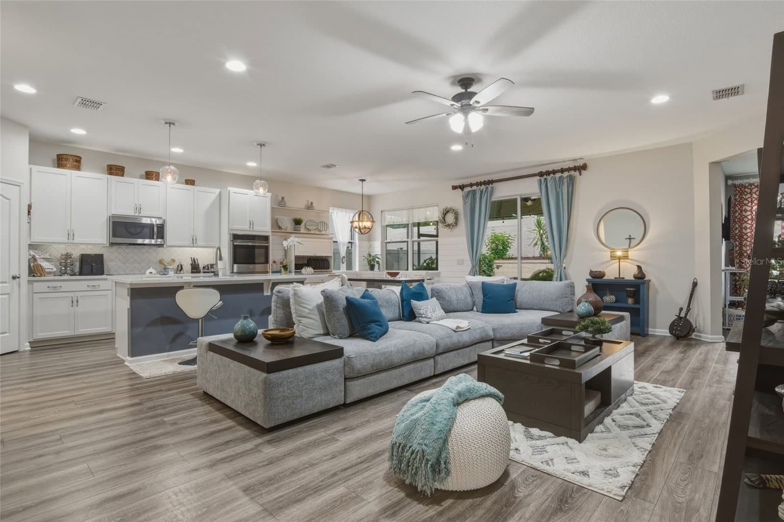 16742 ABBEY HILL