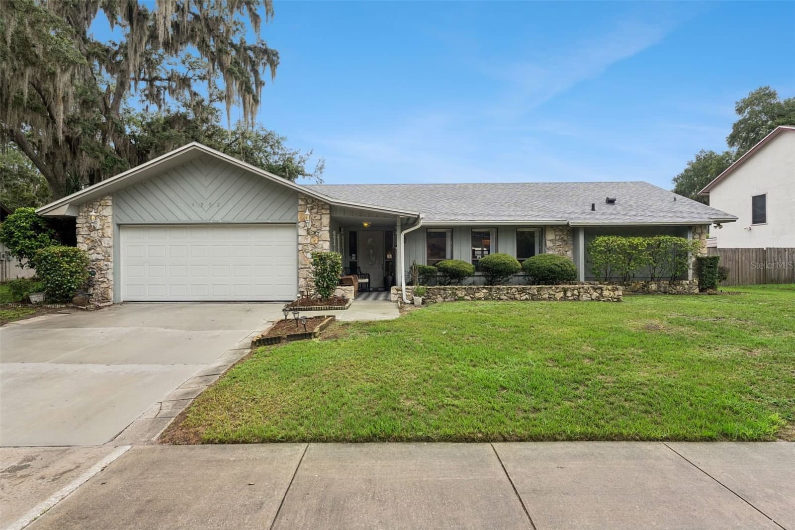 4902 BRIAR OAKS