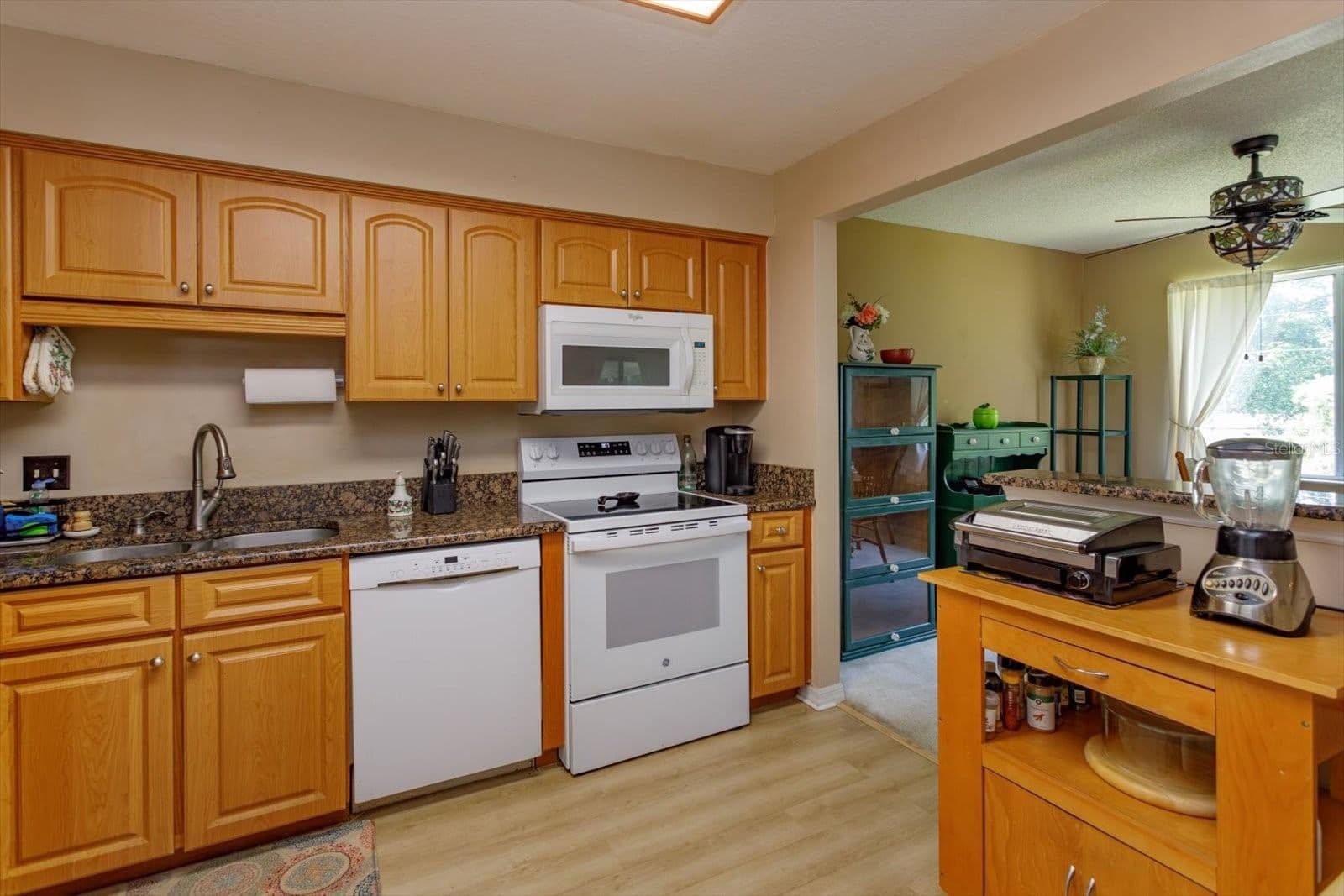 5301 WHITE CLIFF