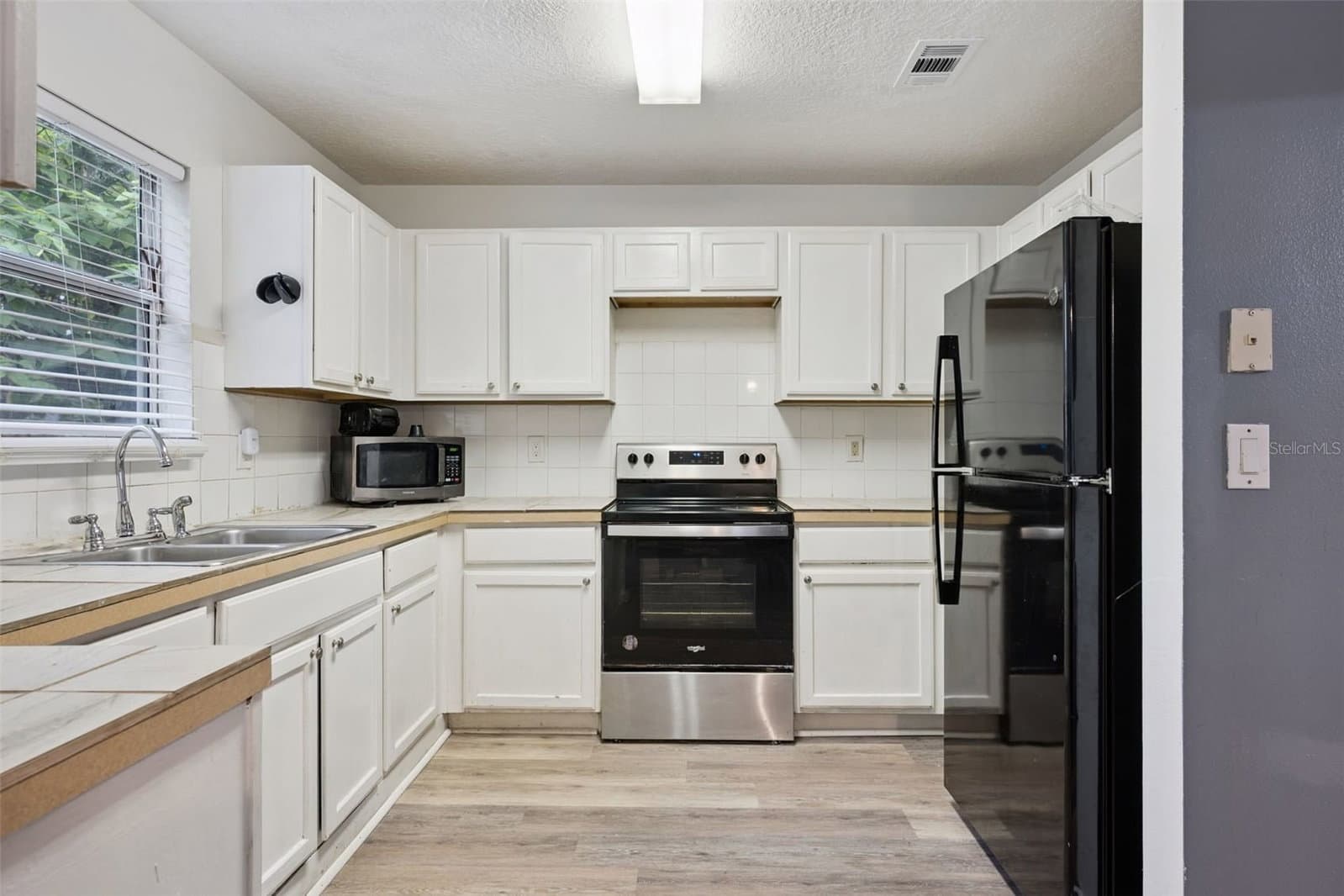 Photo 4 of 4532 HUPPEL