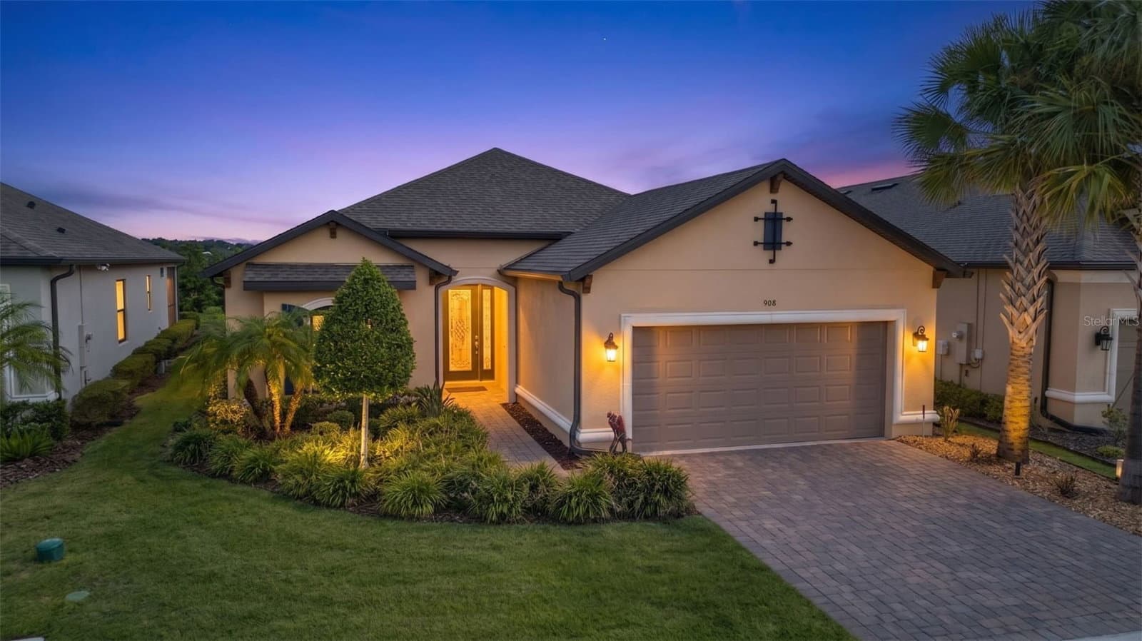 908 BRAEWOOD